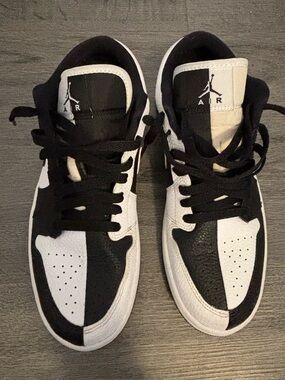 Nike Air Jordan 1 Low - Black/White Women's Sneakers